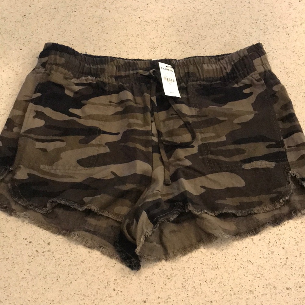 Express Camo Shorts NWT